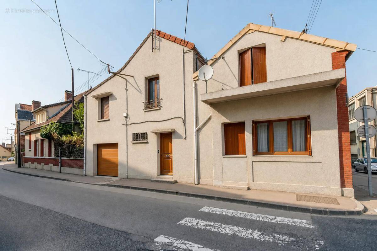 Maison à ROMILLY-SUR-SEINE