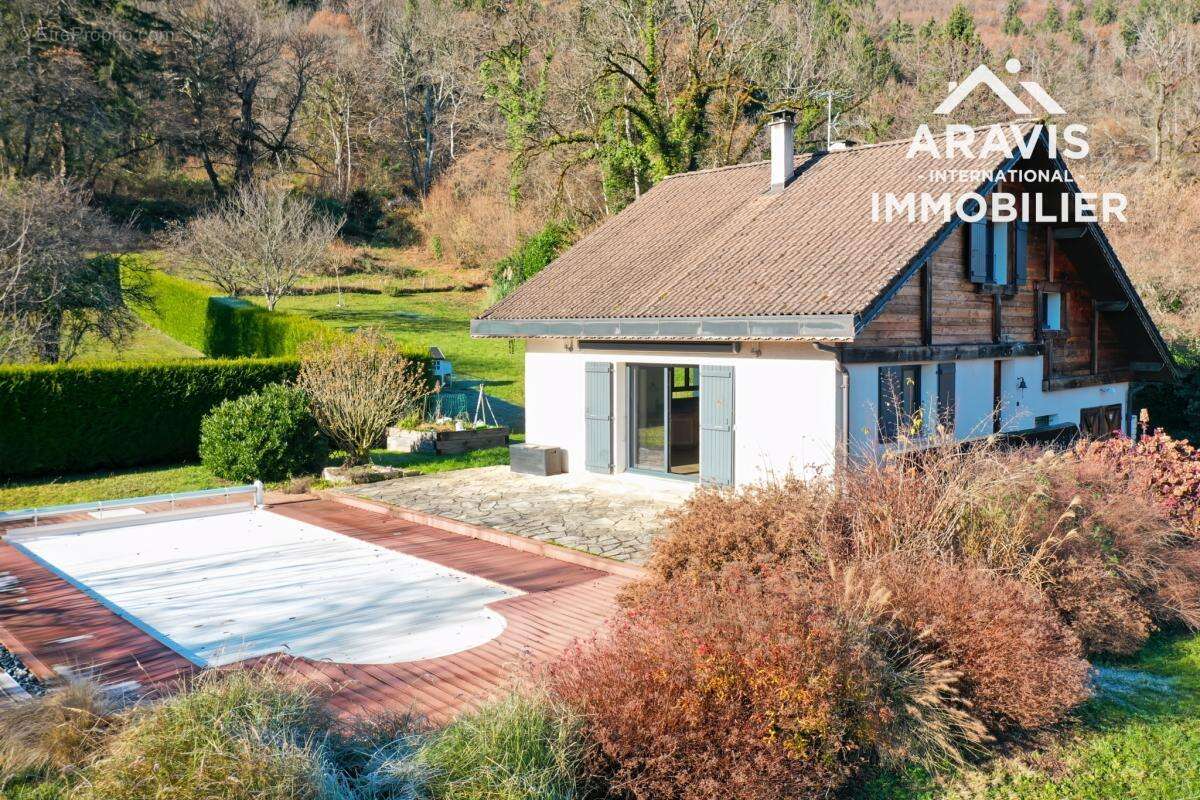 Maison à LATHUILE