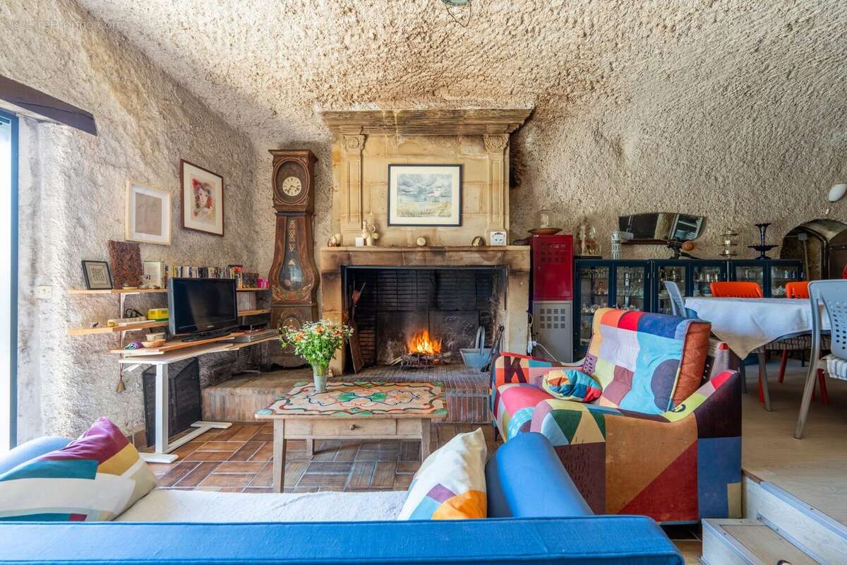 Maison à SAINT-ETIENNE-DE-CHIGNY