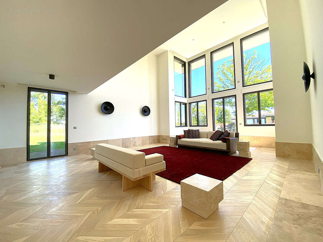 Maison à MAGNY-LE-HONGRE