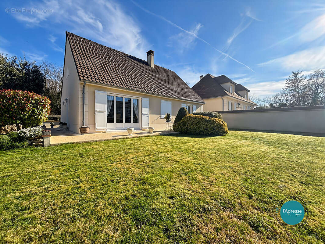 Maison à FONTENAY-LE-VICOMTE
