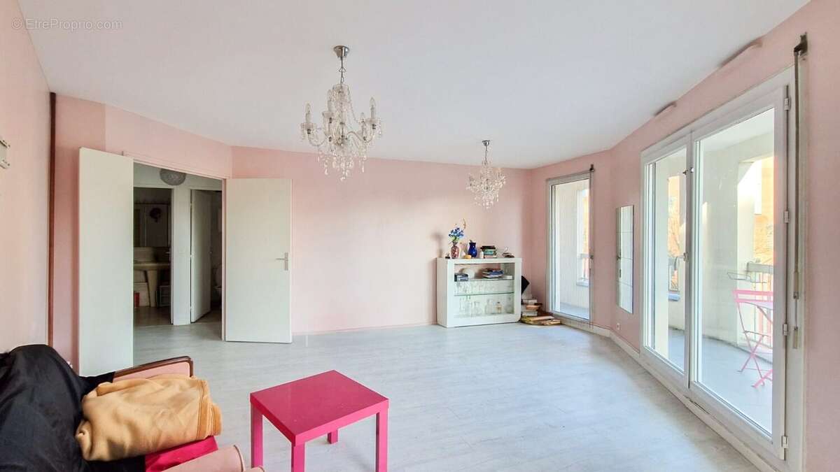 Appartement à PARIS-20E