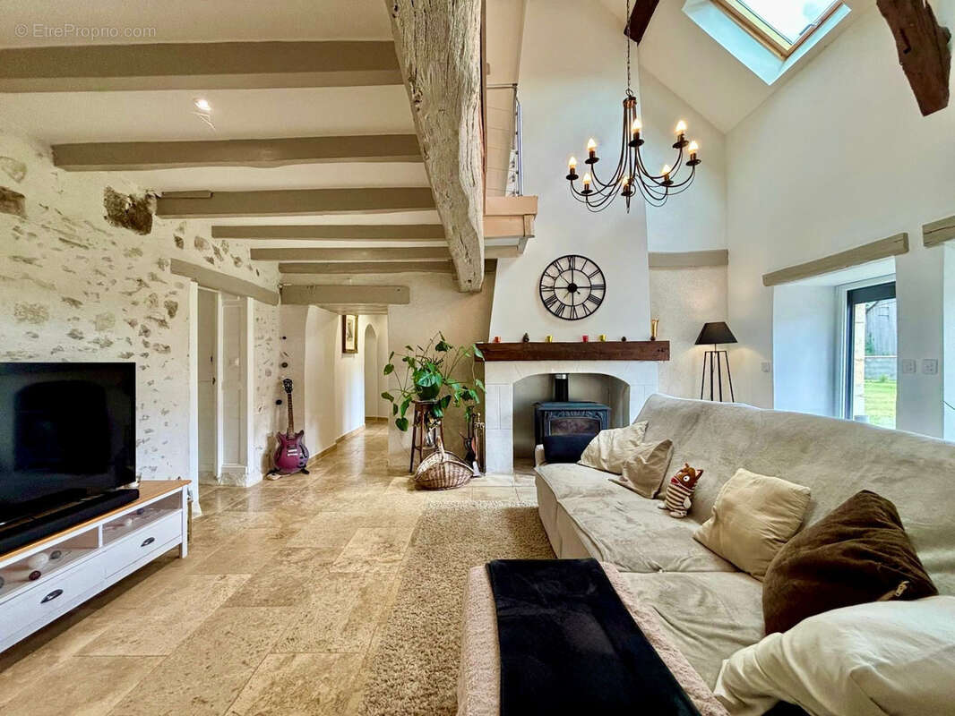 Demeure de 193m2 avec 4 chambres et piscine - photo 2