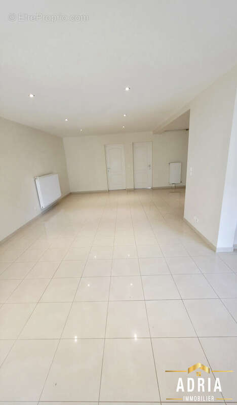 Appartement à LA MAXE