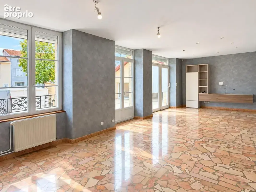 Maison de maître avec piscine et dépendance - photo 3