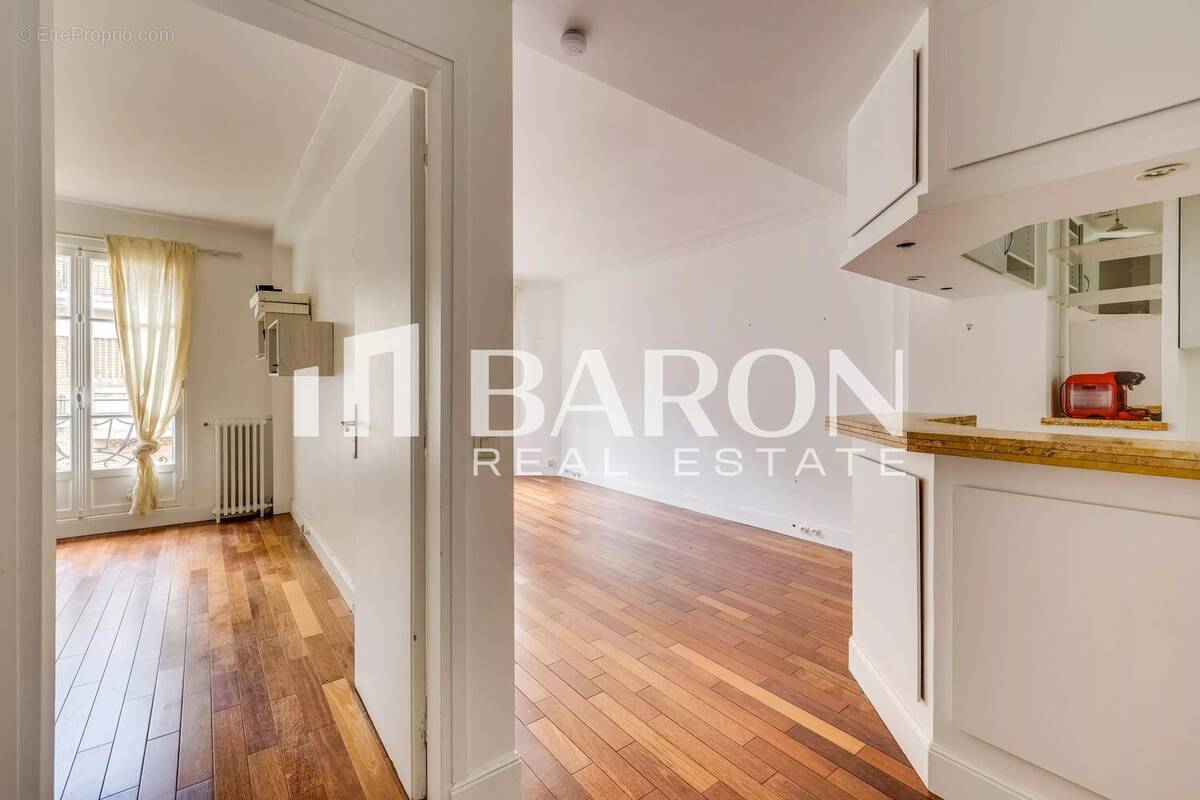 Appartement à PARIS-17E