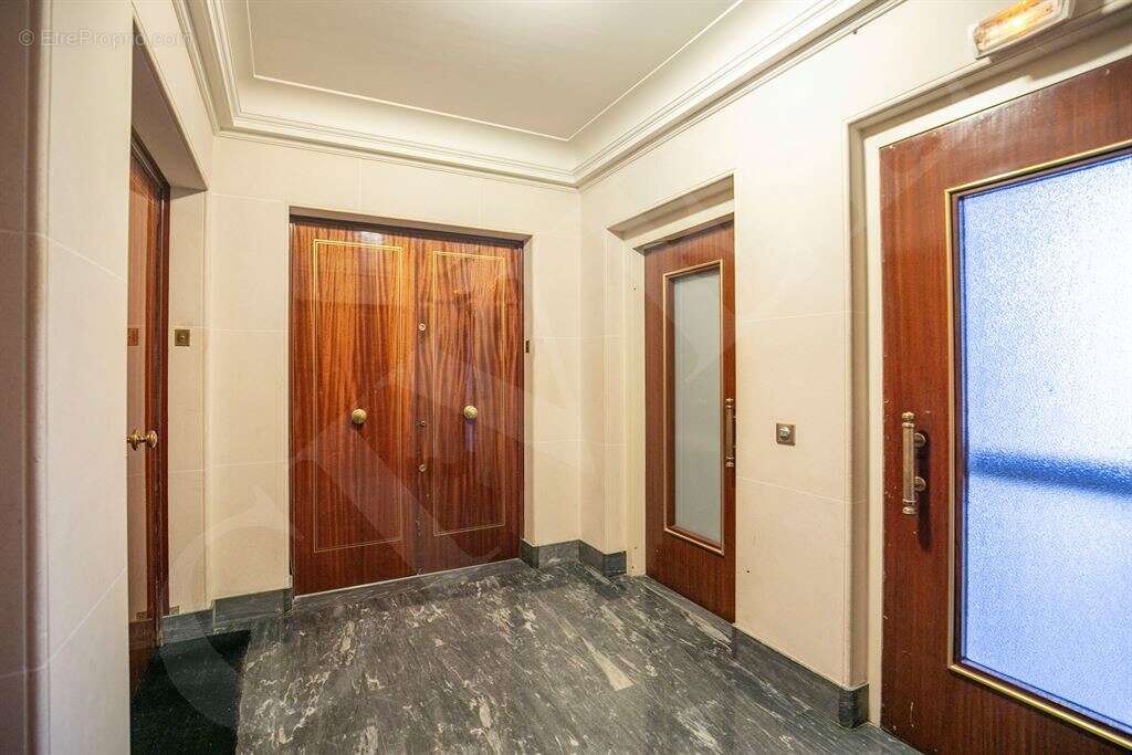 Appartement à PARIS-8E