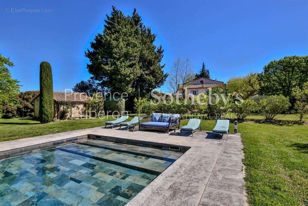 Authentique mas provençal avec piscine - photo 2