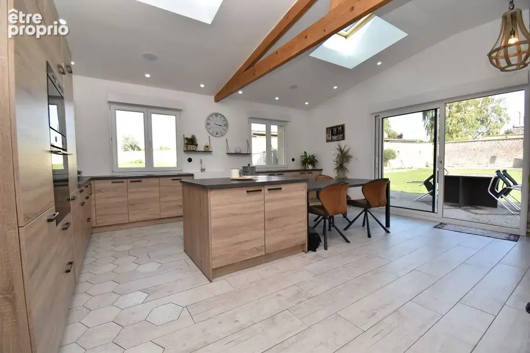 Maison 245 m² à Caudry  - photo 4