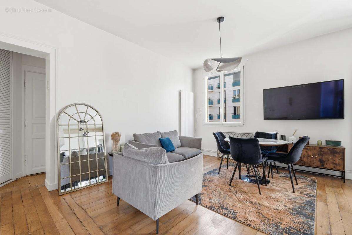 Appartement à CHARENTON-LE-PONT