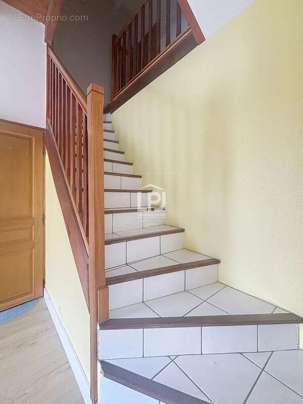 Maison à LA SALVETAT-SAINT-GILLES