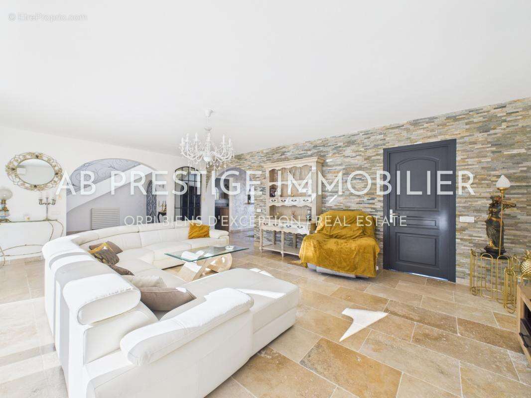 Maison à PEYMEINADE