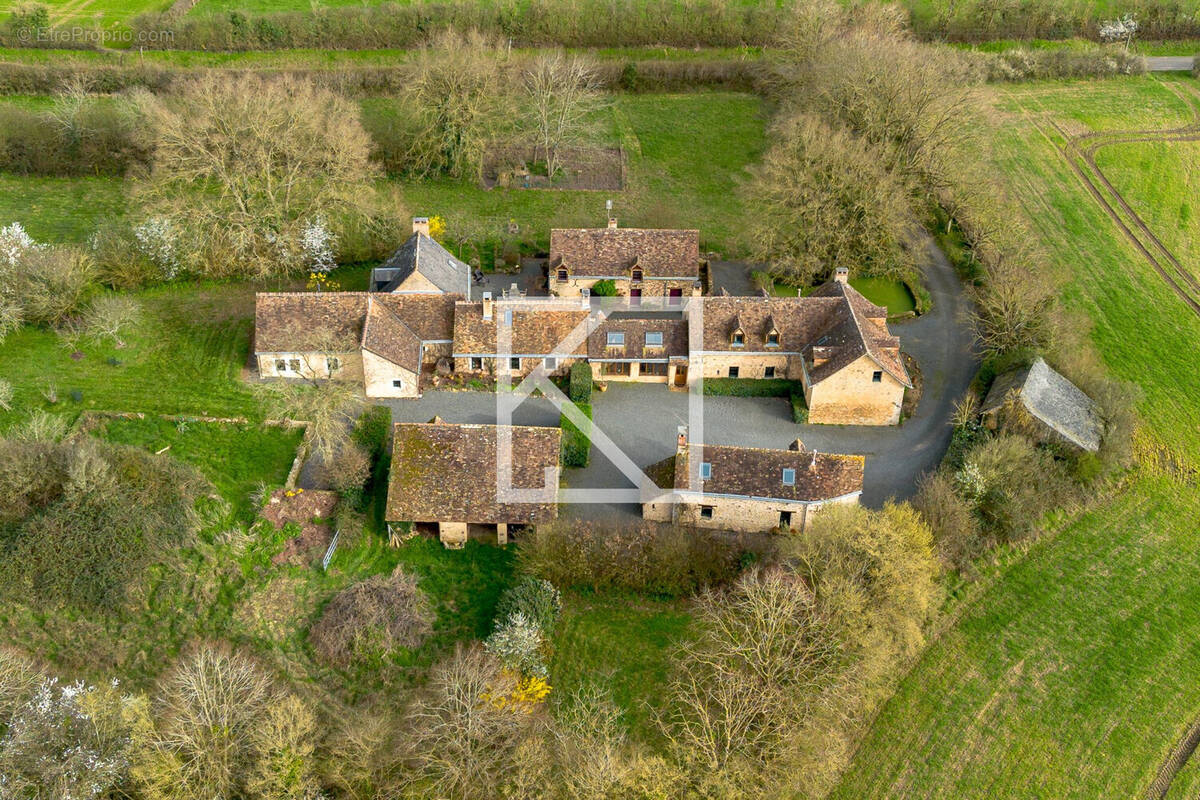 Maison à CHEVILLE