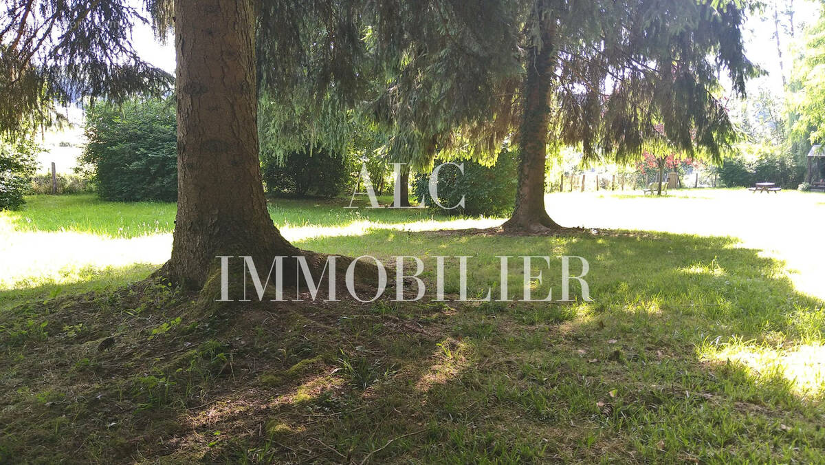 Terrain à SAINT-LEONARD-DES-BOIS