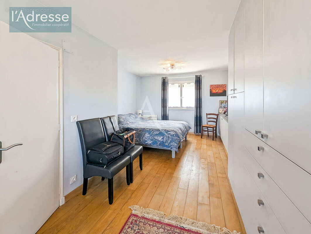 Maison rénovée de 147 m² avec jardin sur les hauteurs de Puy-l'Evêque - photo 6