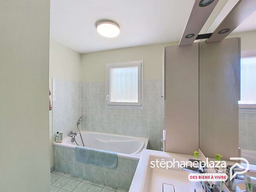 Maison de plain pied à Villemotier 5 pièces 110 m² - photo 12