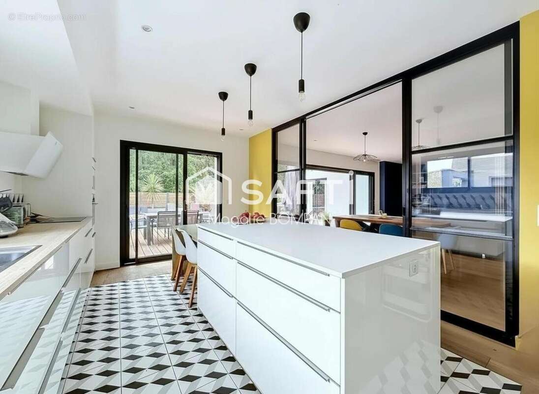 Maison 150 m² à Saint-Aubin-De-Medoc  - photo 6
