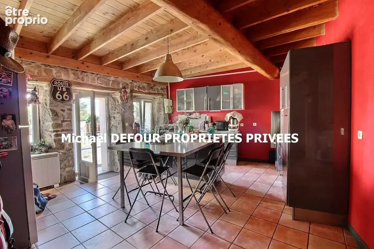 Bas-en-Basset 43210 Maison en pierre 177 m² 5 chambres - photo 5