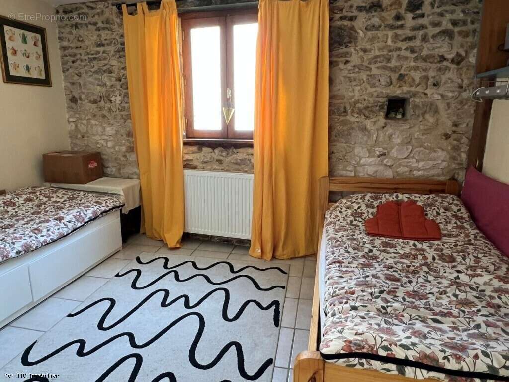 Maison à CELLEFROUIN