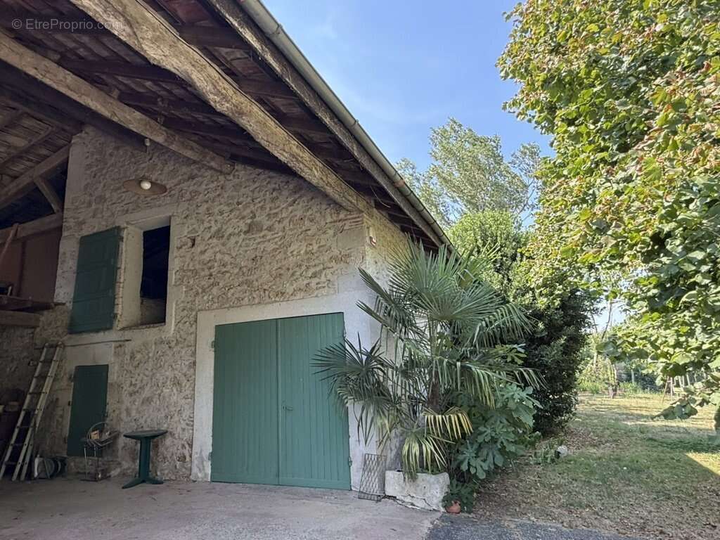Belle demeure en pierres à Moirax - photo 2
