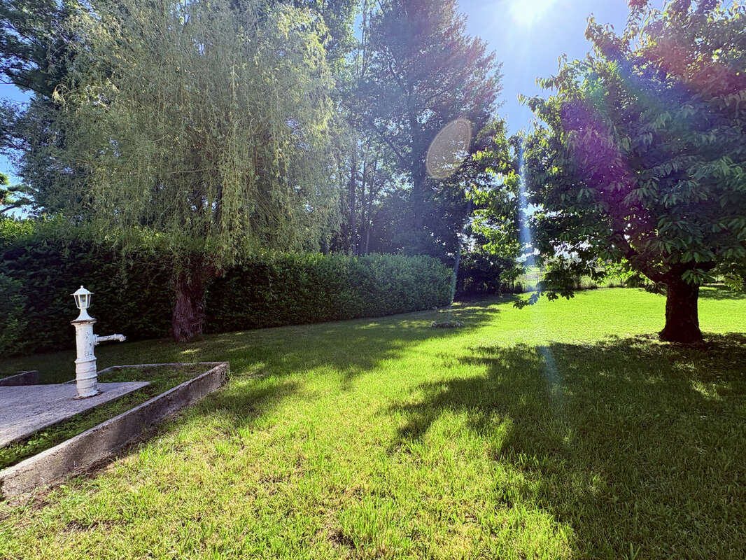 Maison familiale avec grand jardin et fort potentiel à Aoste - photo 5