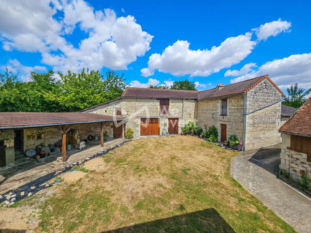 Maison à JAULNAY