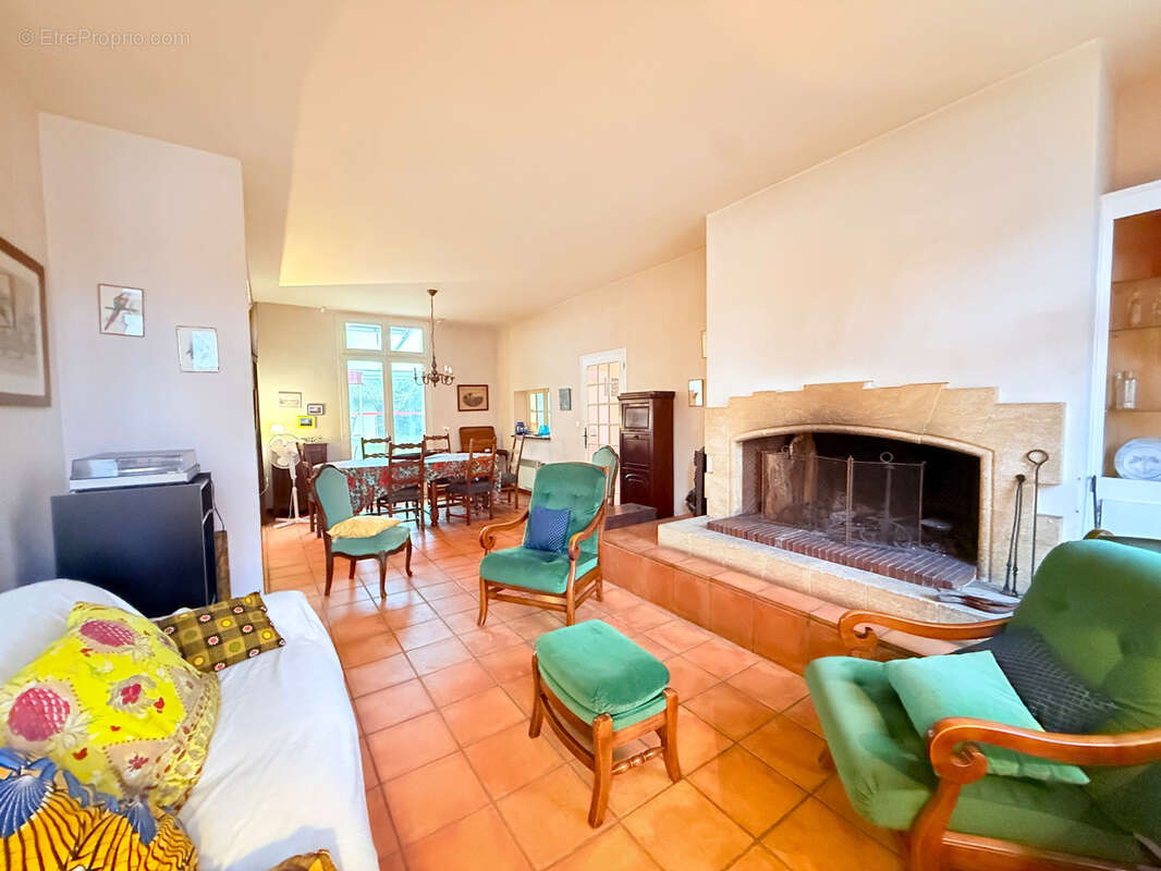 Maison à ARES