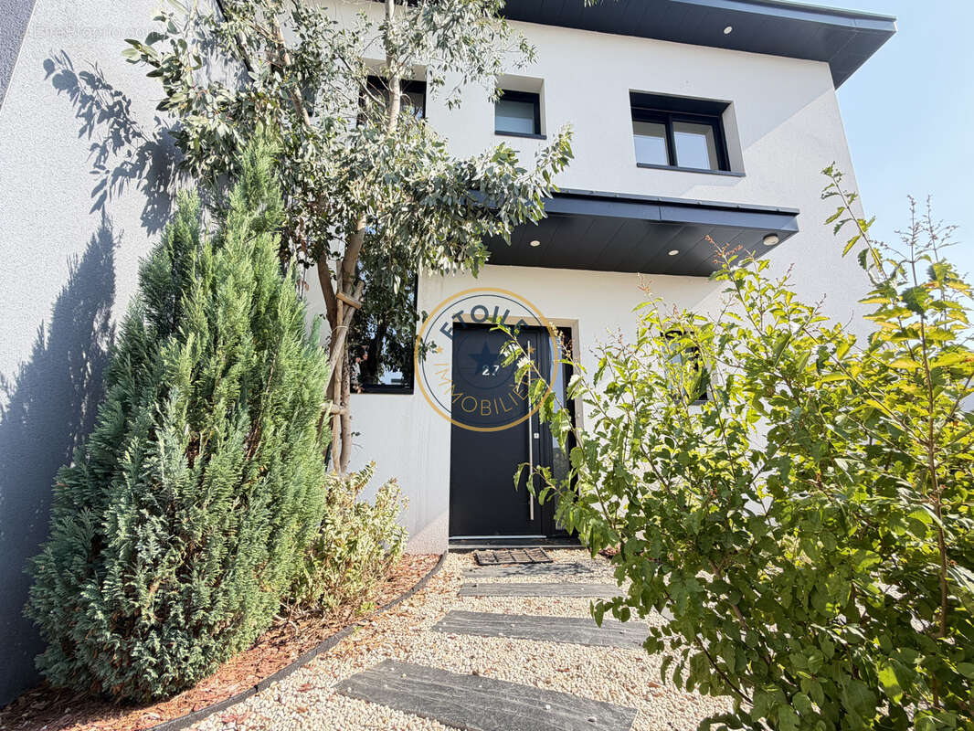 Montreuil-Juigné : maison T5 avec piscine à vendre - photo 17