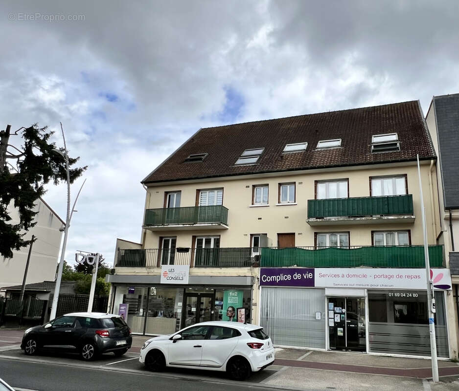 Appartement à SAINTE-GENEVIEVE-DES-BOIS