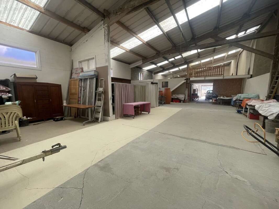 Maison en pierre rénovée avec dépendances de 270 m² - photo 14