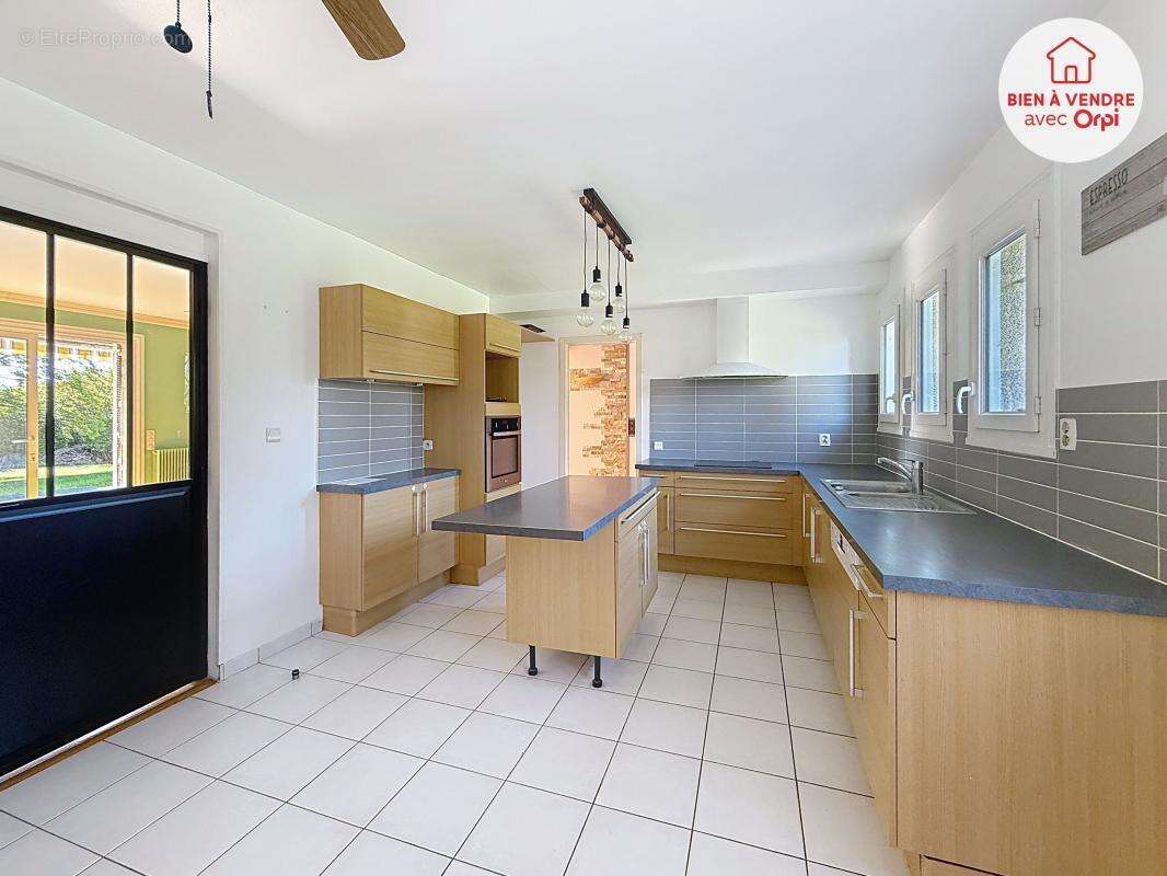 Maison à OINVILLE-SUR-MONTCIENT