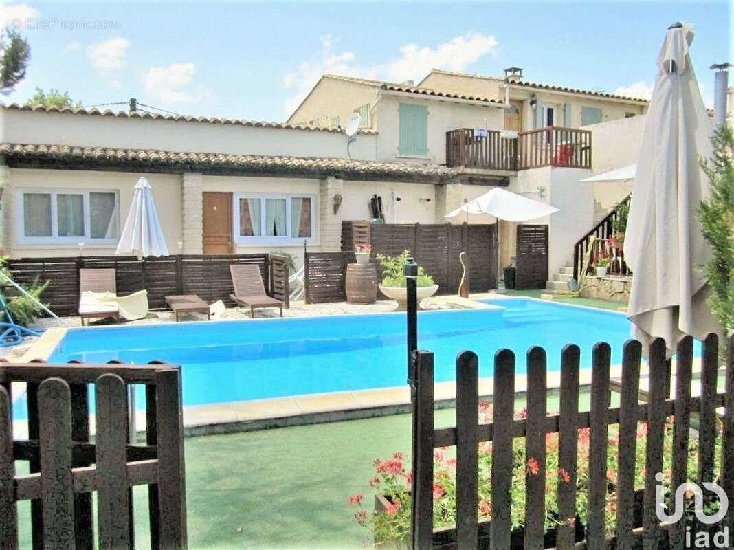 Photo 3 - Commerce à UZES