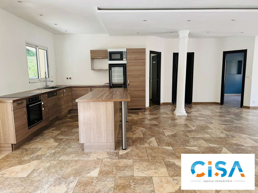 Maison à VERNEUIL-EN-HALATTE