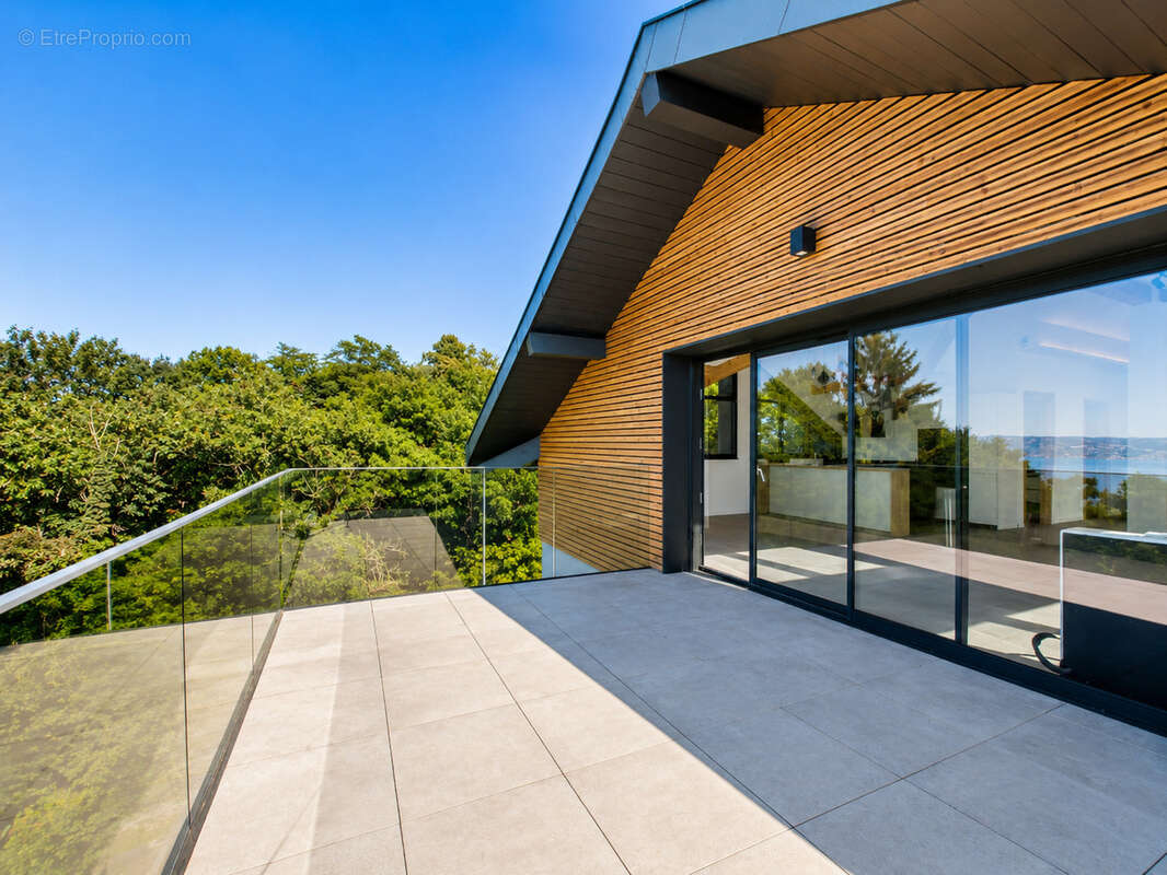 Appartement à NEUVECELLE
