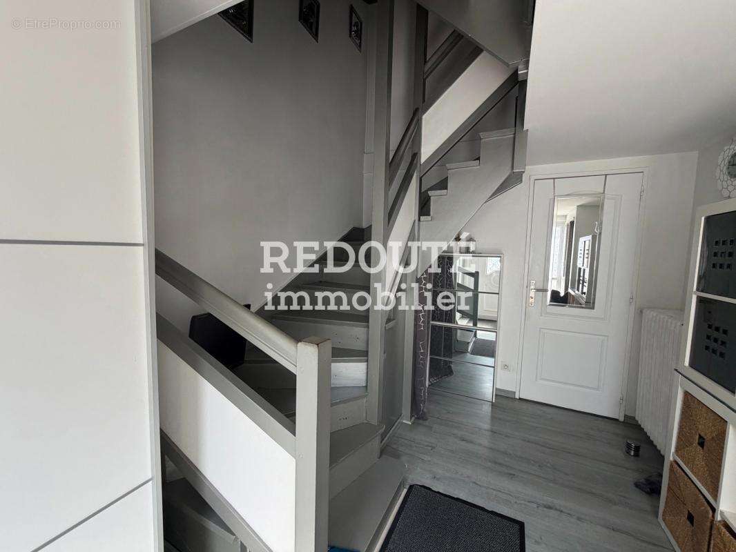 A vendre - reims - maison 4 chambres -  garage - jardin - photo 7
