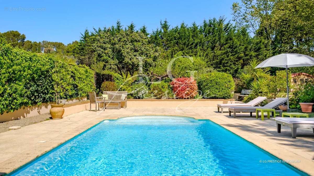 Maison à MOUGINS
