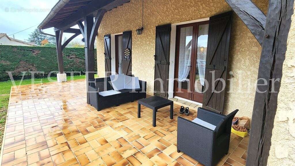 Maison à SAINT-FRONT-DE-PRADOUX