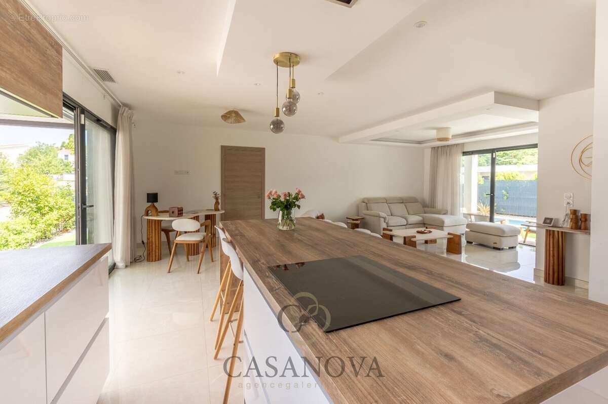 Montpellier Nord Villa contemporaine à Castelnau-le-Lez, 4 chambres, piscine, garage et bureau, proche tram - photo 7