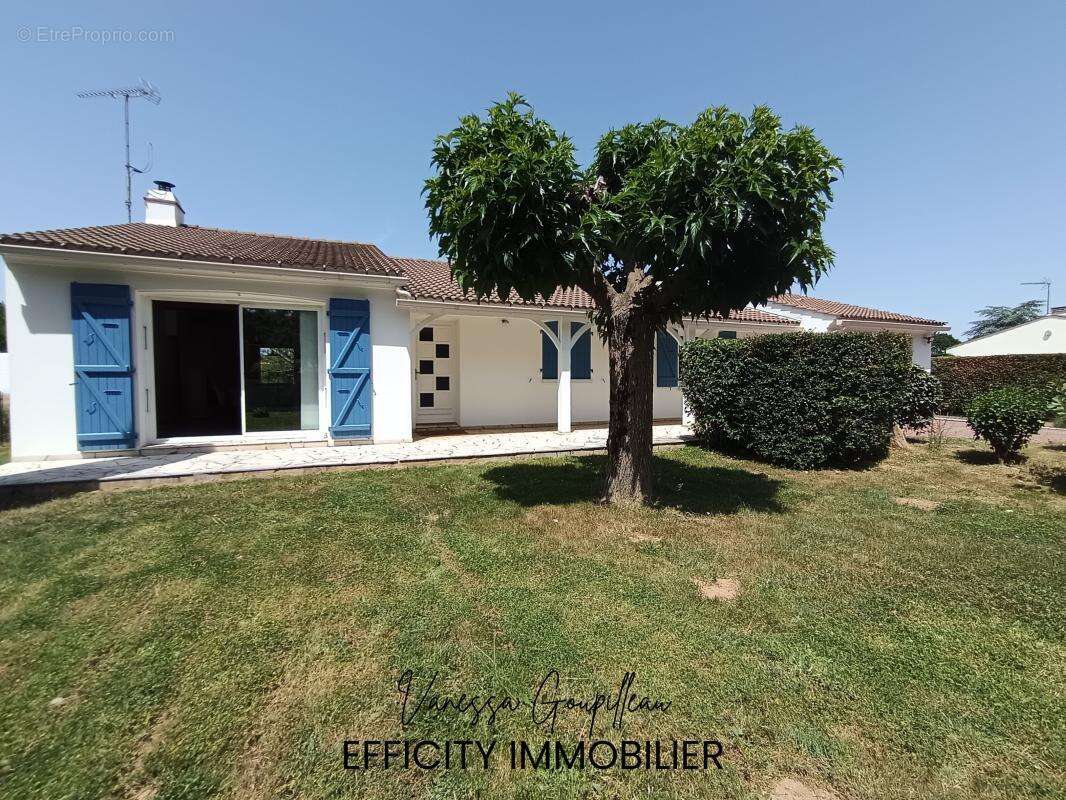 Maison 153 m² à Saint-Hilaire-La-Foret  - photo 2