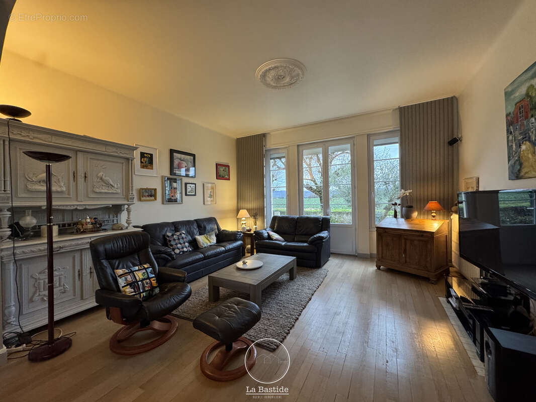 Maison à LA BATIE-ROLLAND