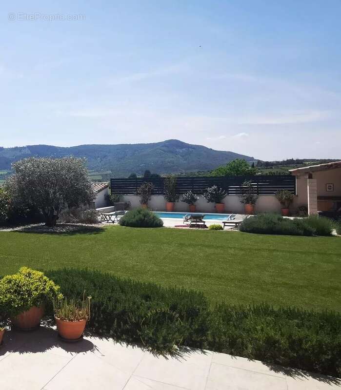 Maison à ALBA-LA-ROMAINE