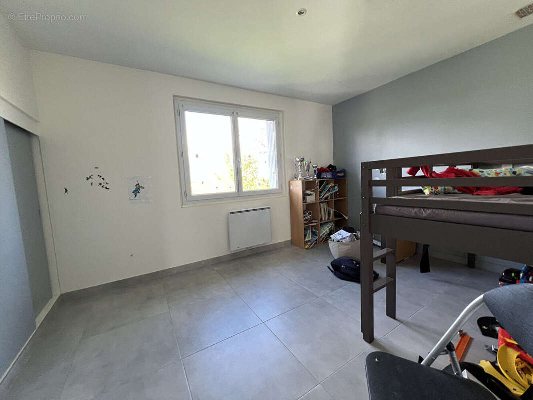 Spacieuse maison familiale avec fort potentiel - Quartier calme de Caussade - photo 7
