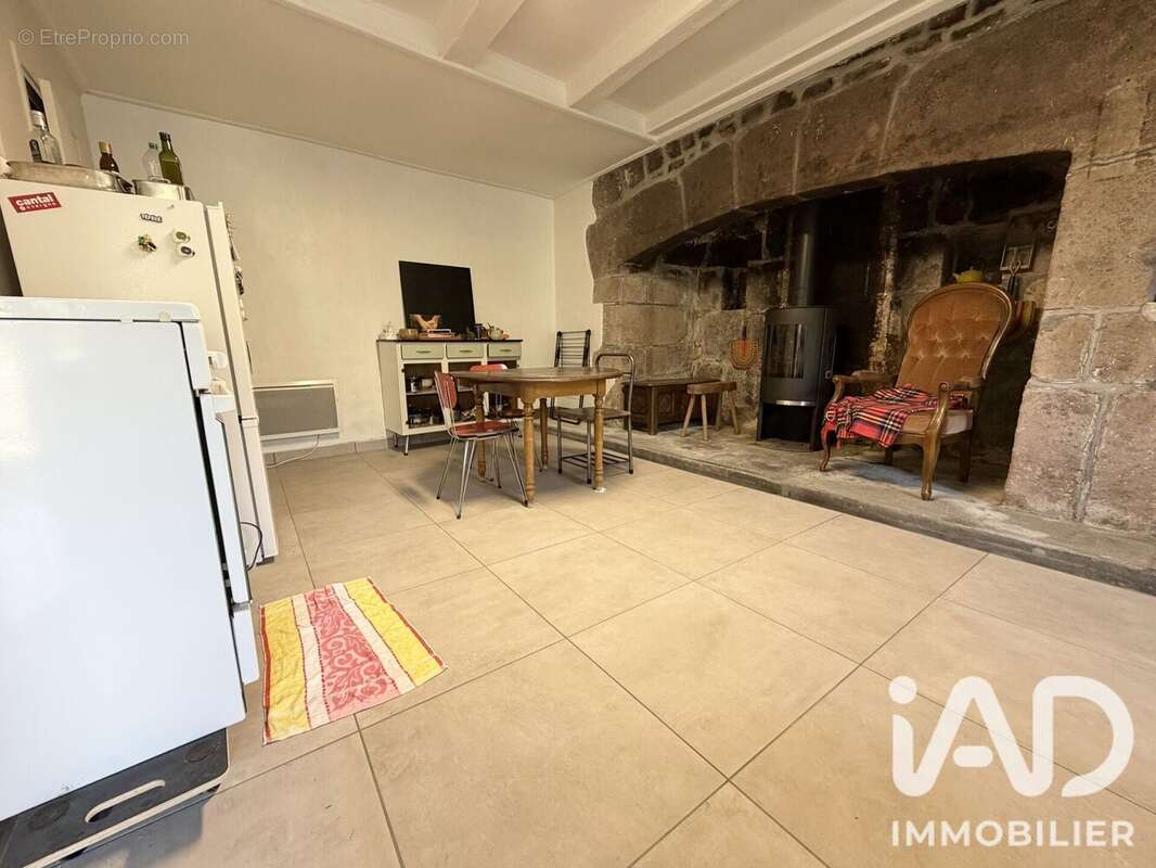 Maison 60 m² à Le Falgoux  - photo 2