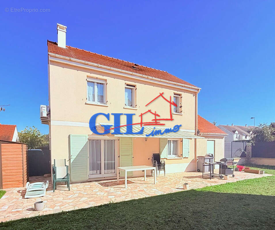 Maison à SAVIGNY-LE-TEMPLE