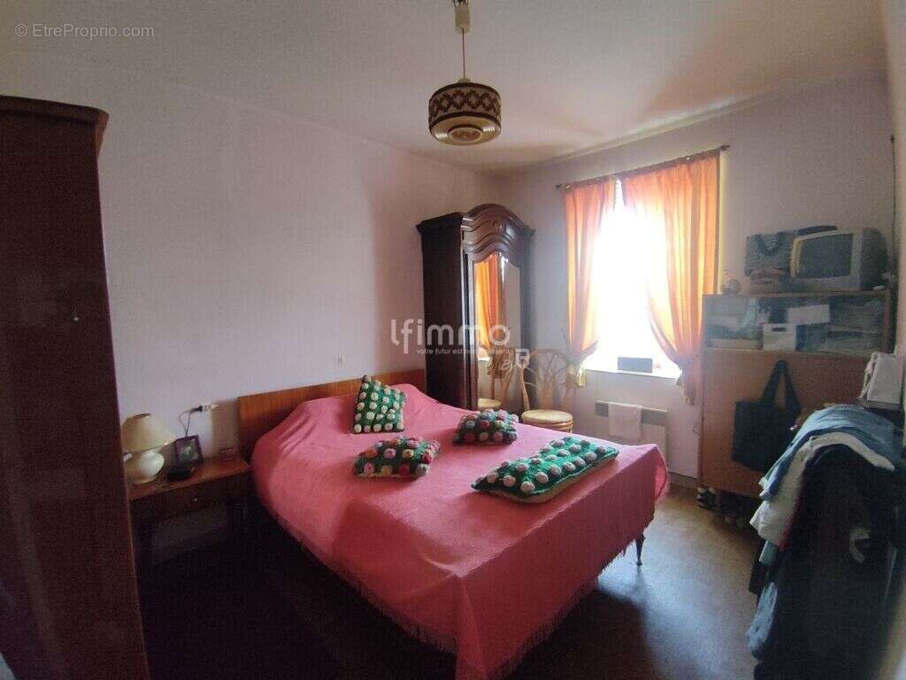 Maison à PUTANGES-PONT-ECREPIN