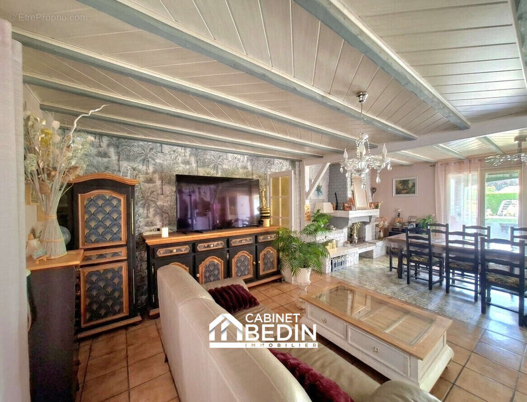 Maison 160 m² à Fargues-Saint-Hilaire  - photo 4