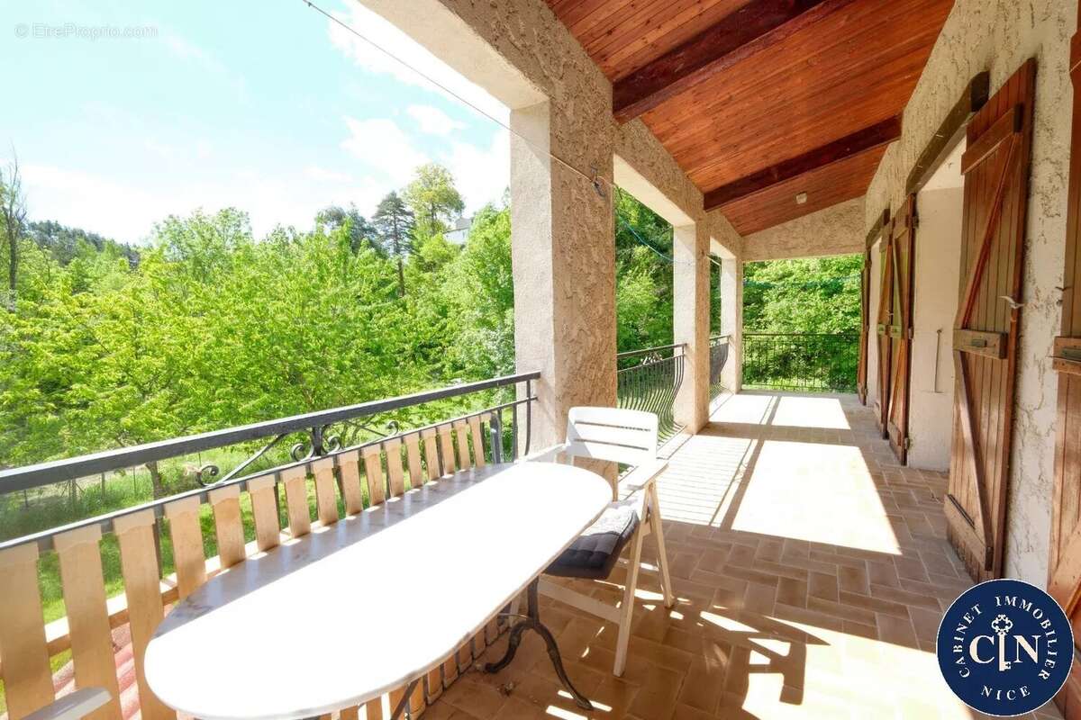 Maison 180 m² à Annot  - photo 3