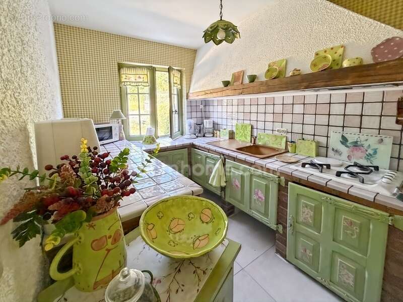 CHAMPIGNEULLES – Maison de caractère avec jardin, au calme et proche de toutes les commodités - photo 8