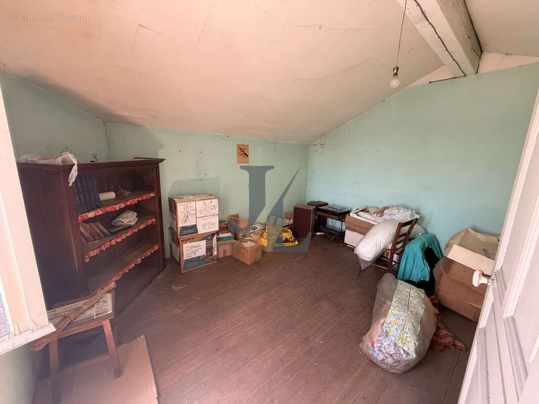 Maison des annees 30 avec terrain a batir - photo 9