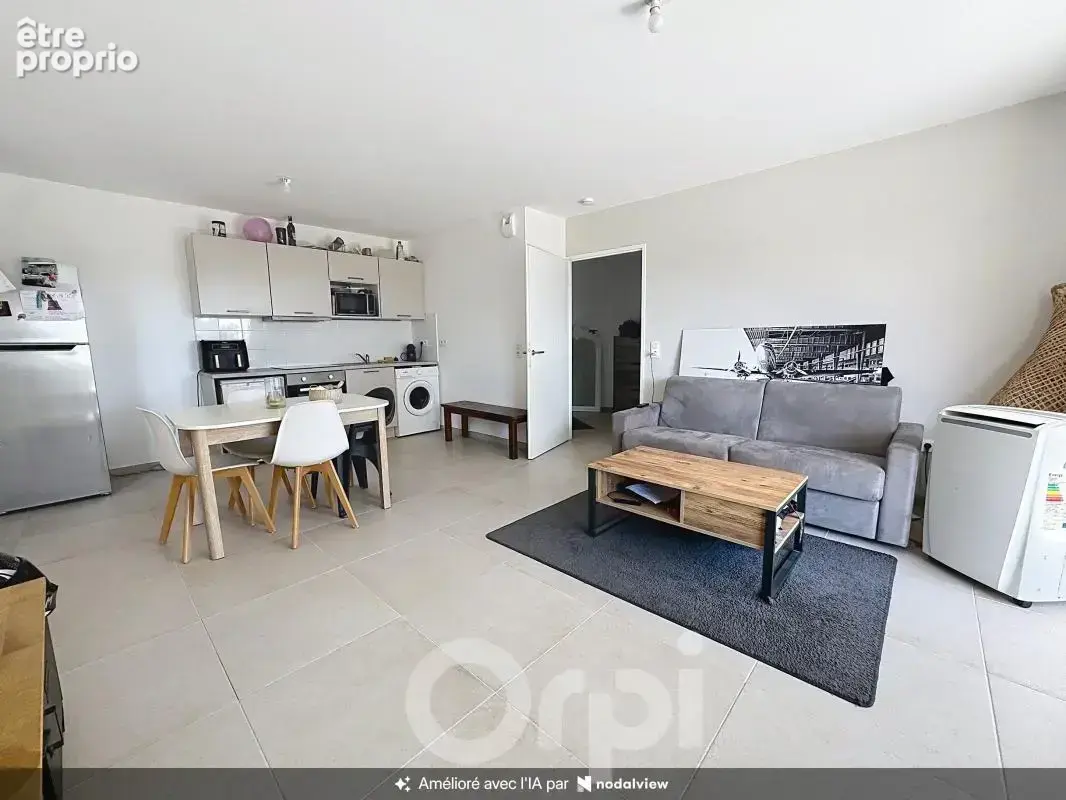 À VENDRE — Idéal investisseur : Grand studio récent de 37,5 m² avec extérieur et parking (Fréjus - Secteur Caïs) - photo 4